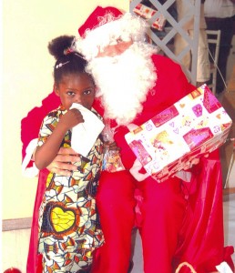 Distribution de cadeaux aux enfants des salariés de Faco Construction